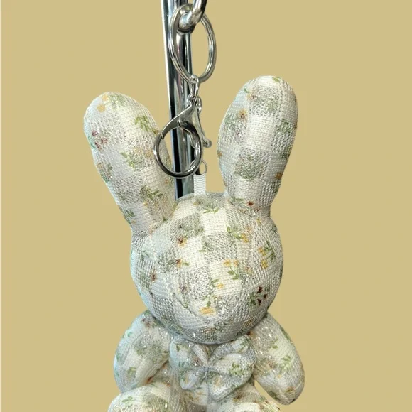 Cute Floral Bunny Keychain - Picture 1 of 2